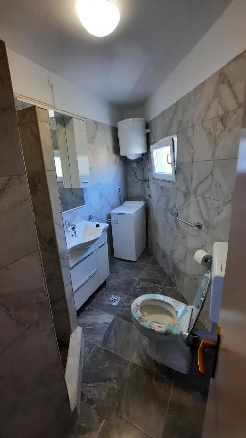 Apartment Pinoapplosinj Veli Lošinj Exteriör bild