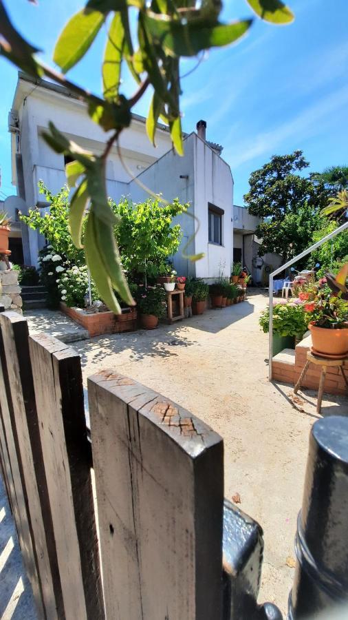 Apartment Pinoapplosinj Veli Lošinj Exteriör bild
