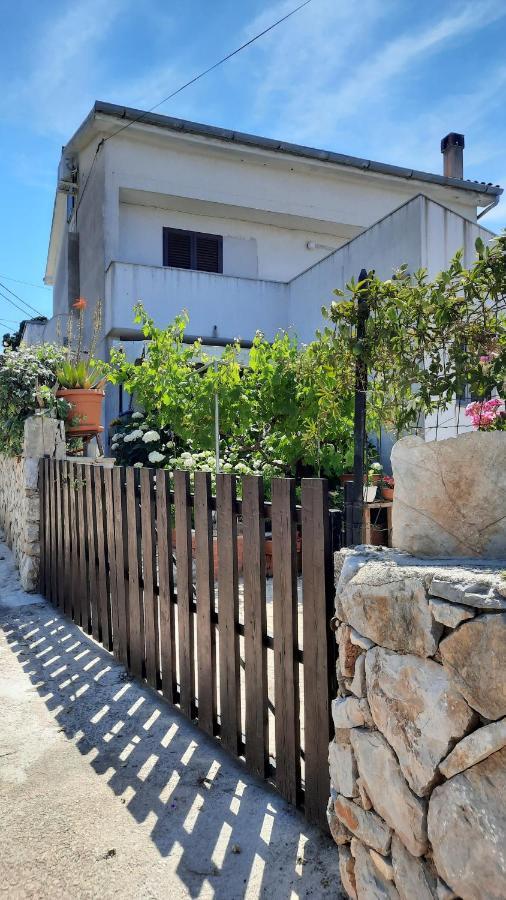 Apartment Pinoapplosinj Veli Lošinj Exteriör bild